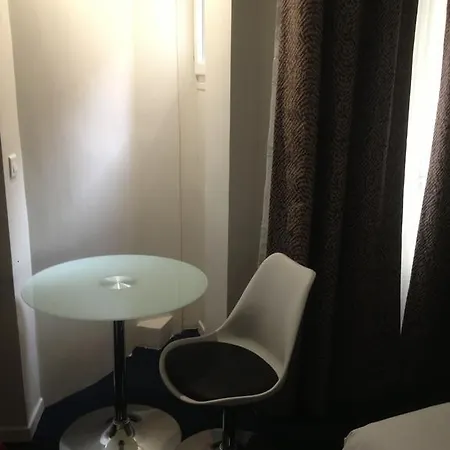 Hotel Savoy 2*