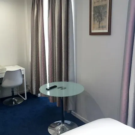 Savoy Hotel 2*