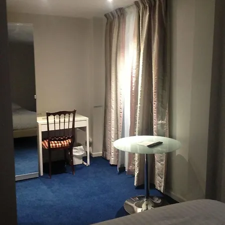 Savoy Hotel 2*